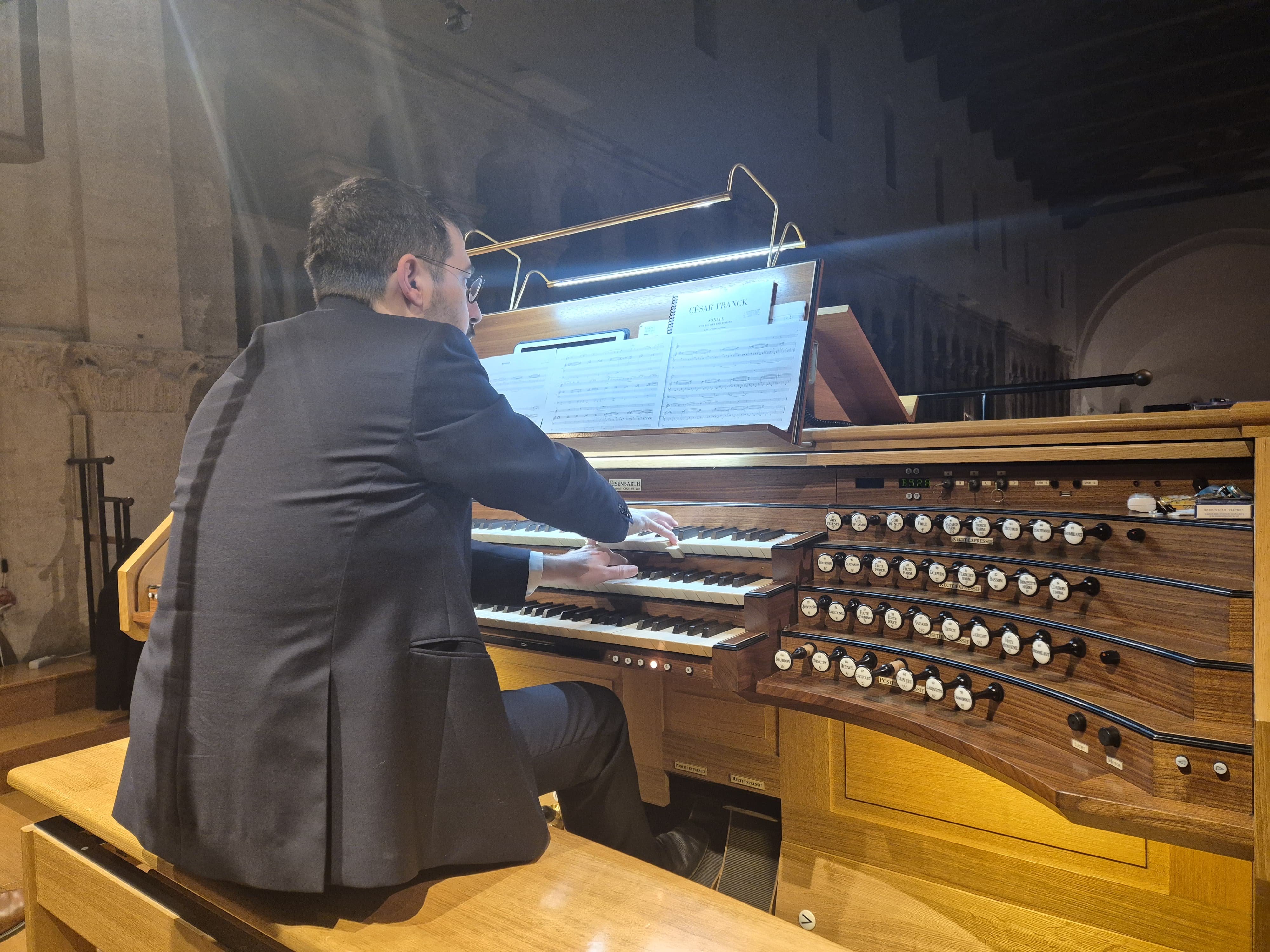 PAVAO MAŠIĆ I TOMISLAV ŽUŽAK – Zvuci s neba Stošiji u čast  14. 1. 2026. Image