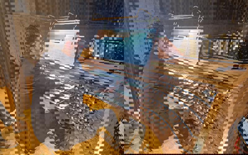 Gallery image for PAVAO MAŠIĆ I TOMISLAV ŽUŽAK:  Zvuci s neba Stošiji u čast - 14. 1. 2026.